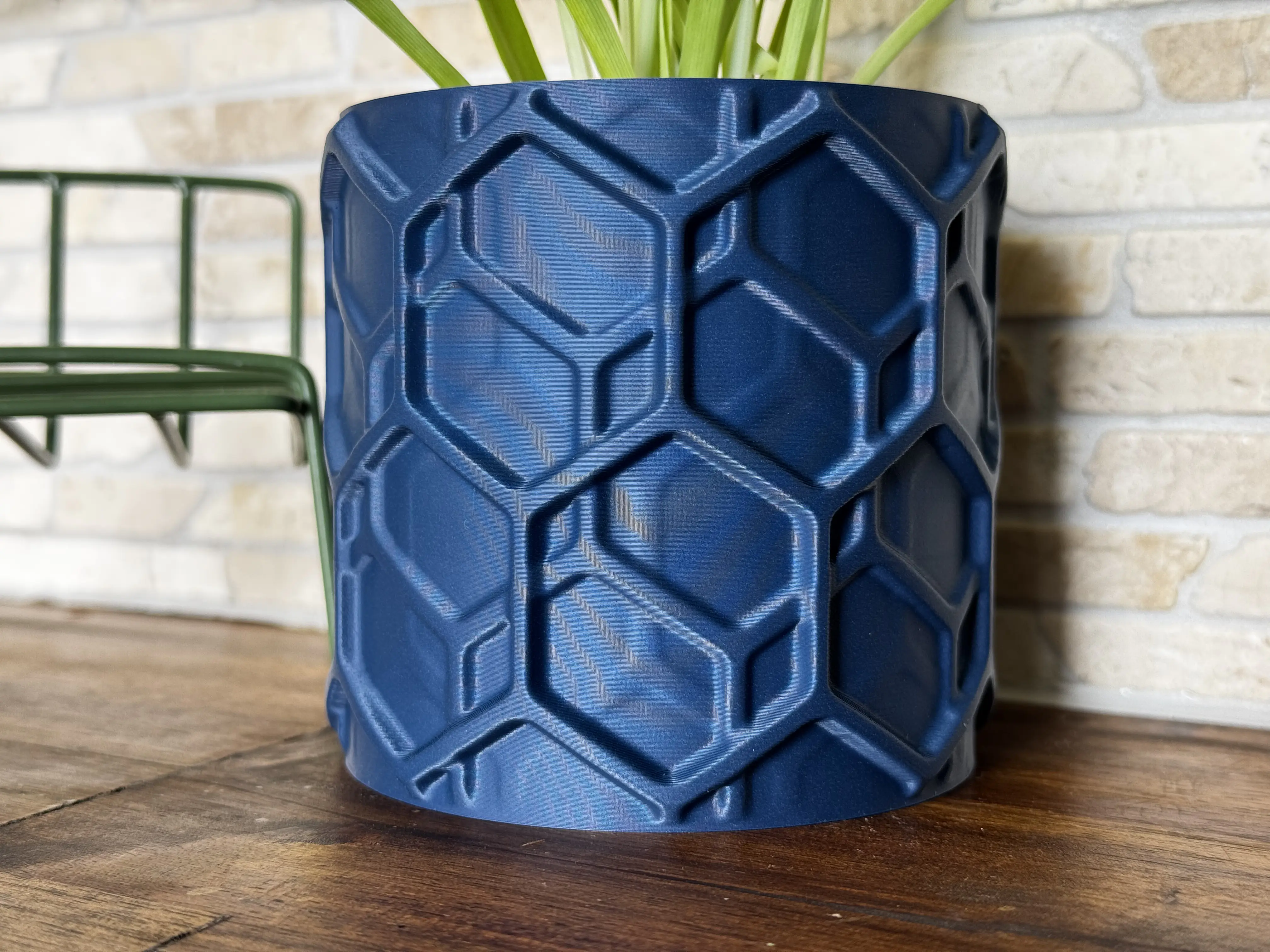 Детайл на кашпа Hexagons