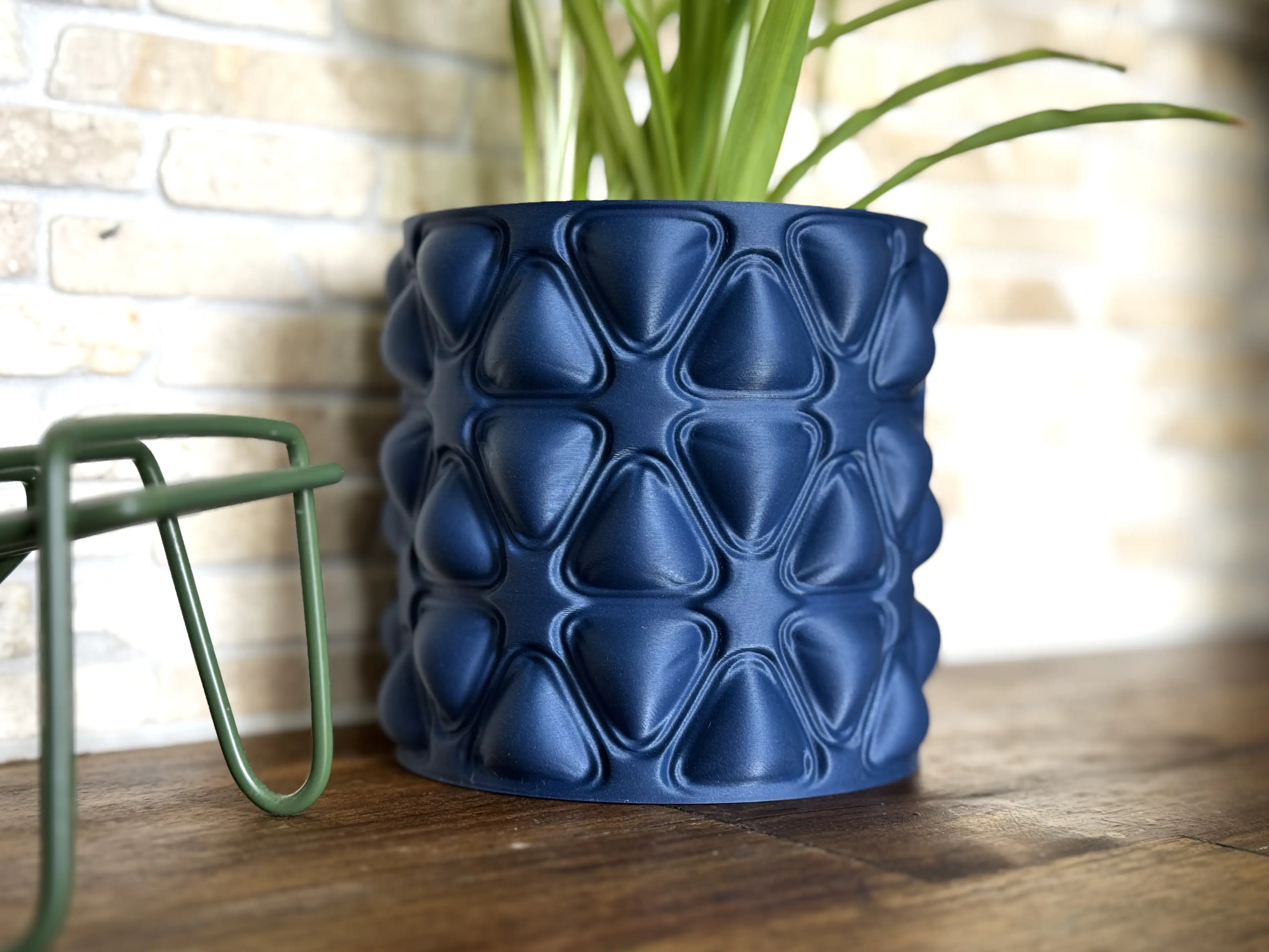 Детайл на кашпа Padded Flower